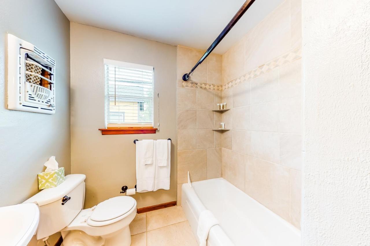 Backyard Escape Apartman Galveston Kültér fotó